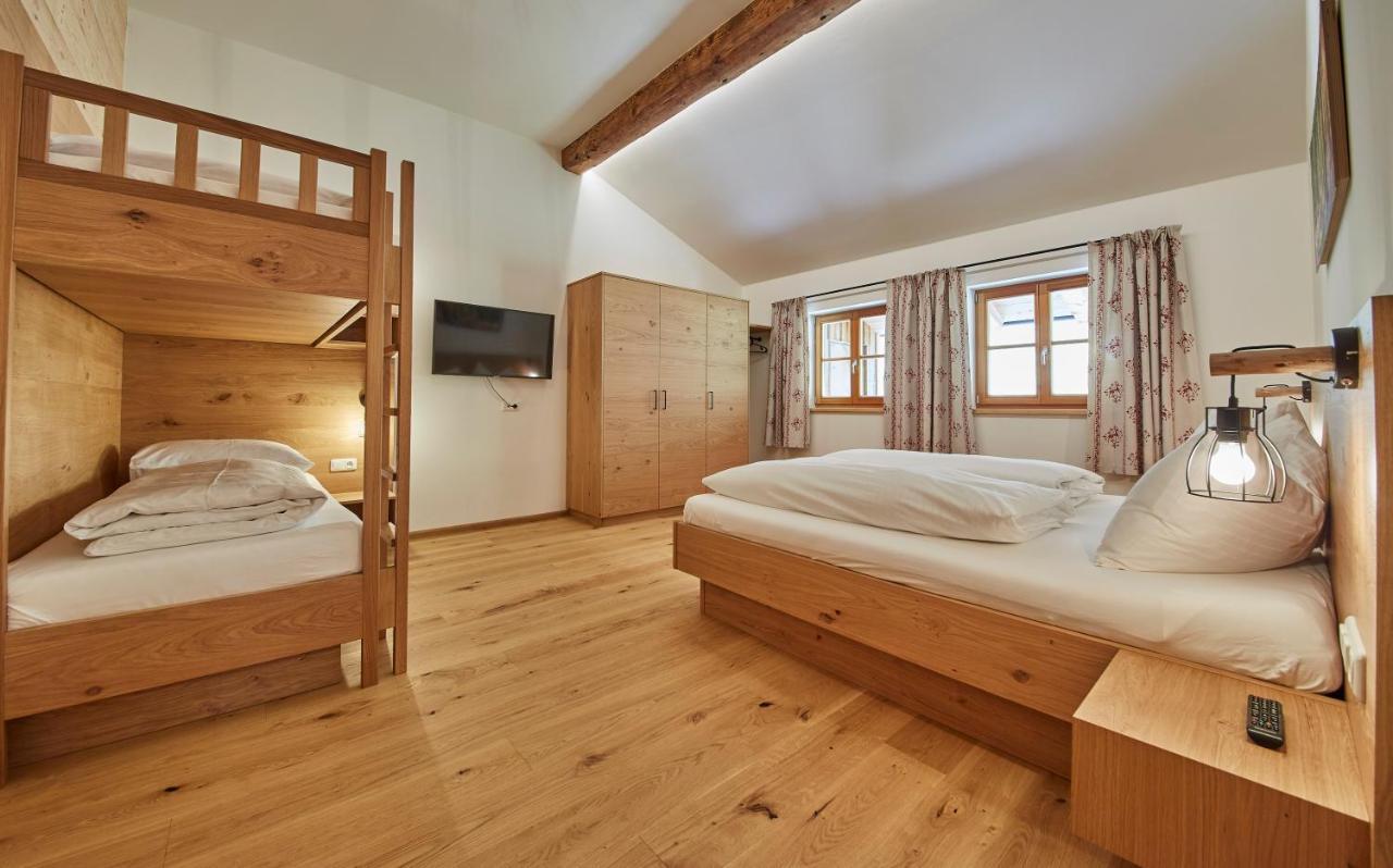 Feriengut Streitberg Appartements Вихофен Екстериор снимка